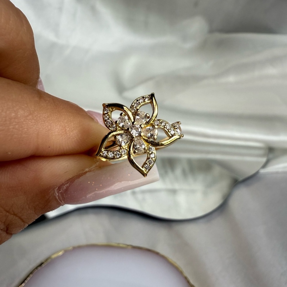 Unique anthro Gold Floral Ring with Crystals